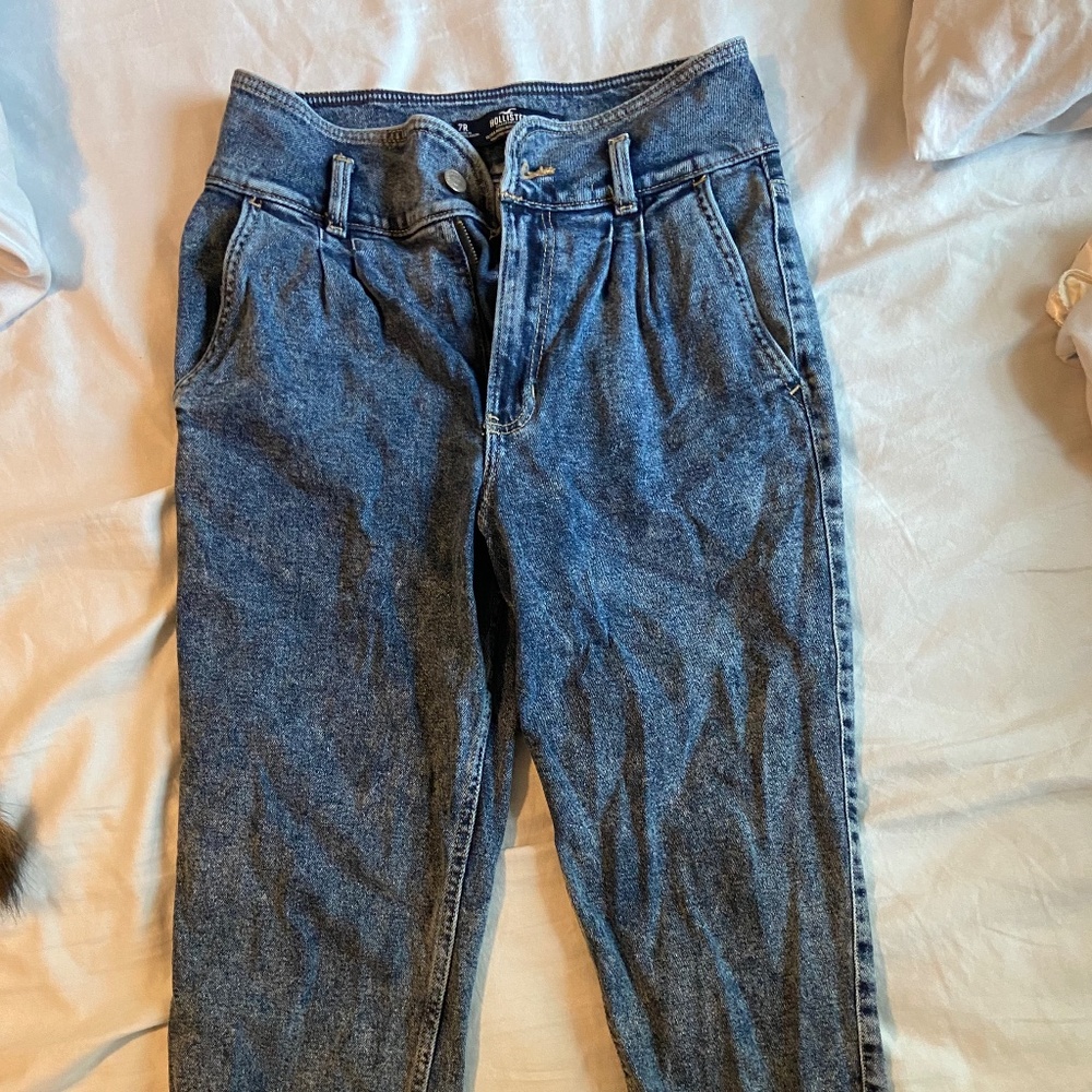 Hollister Ultra-High Rise Mom Jean